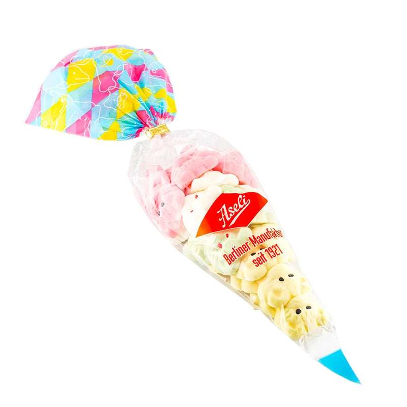 „Bunte Spitztüte mit Schaumzuckerbären in Pastellfarben von Aseli – Berliner Manufaktur seit 1921, traditionell verpackt mit farbigem Tütenverschluss.“