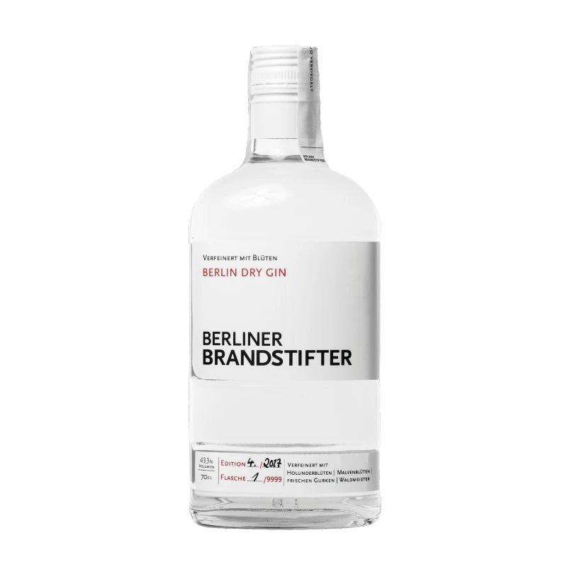 Klare 0,7 l-Flasche Berliner Brandstifter Berlin Dry Gin mit schlichtem, weiß-silbernem Etikett und roter Schrift, Edition 2023.
