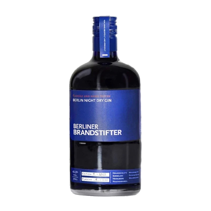 Flasche Berliner Brandstifter Berlin Night Dry Gin mit blauer Etikettgestaltung und Siegel â 0,7âŻl, 43,3âŻ% Vol.