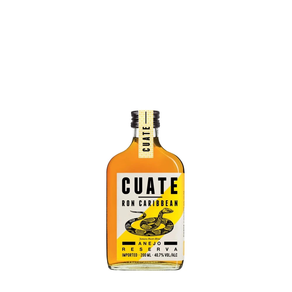 CUATE Rum 05 in der 200-ml-Flasche mit Schlangenmuster und gelbem Label – Jamaican Master Blend mit 40,7 % Vol.