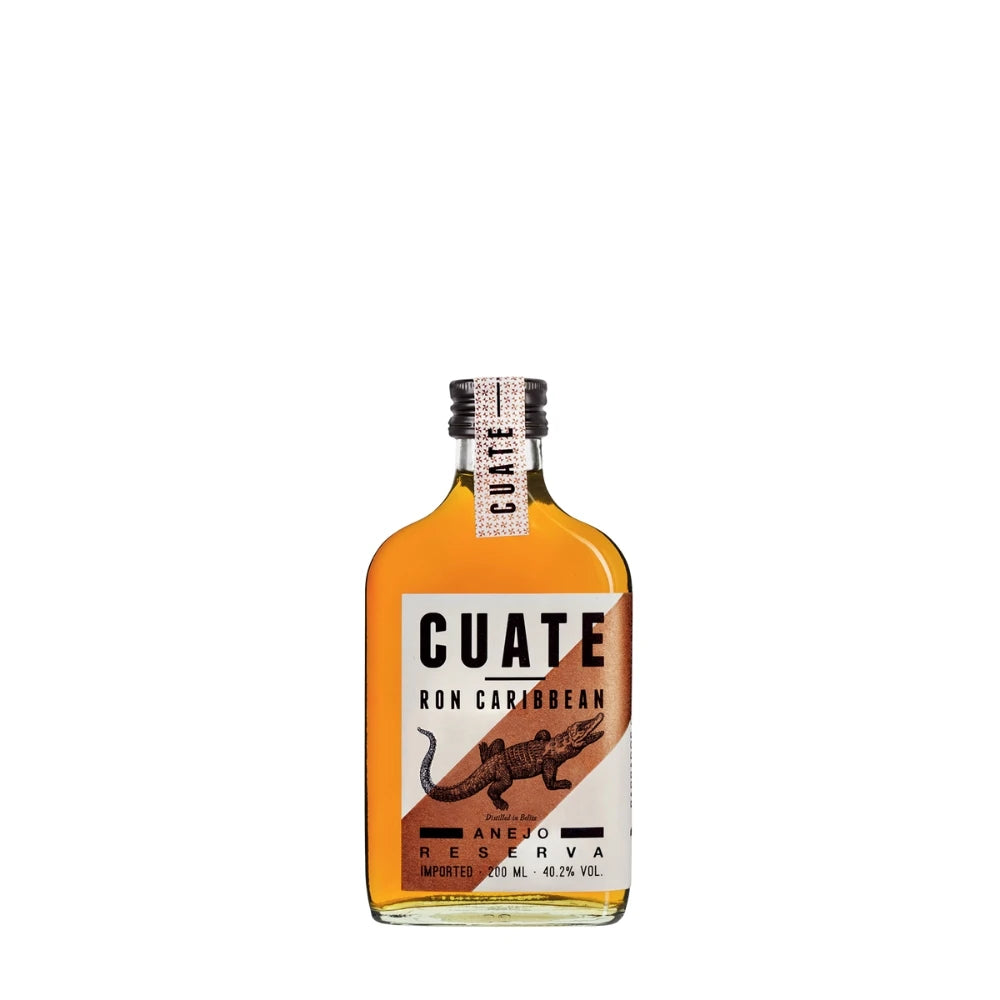 CUATE Rum 06 Añejo Reserva – kleine 200 ml Flasche mit Alligator-Etikett, 40,2 % vol, Belize Caribbean Rum in bernsteinfarbener Optik.