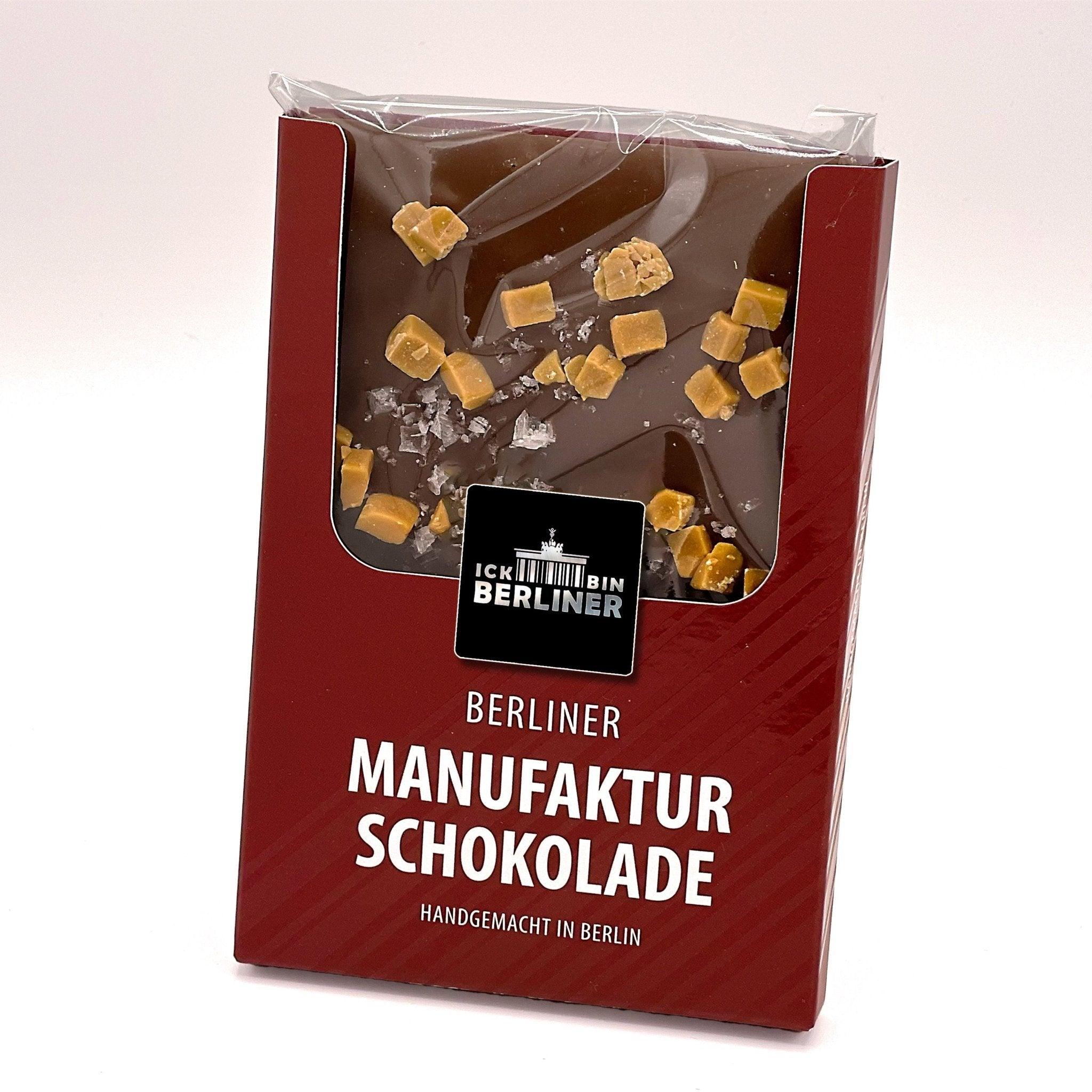 Verpackte Vollmilch-Schokoladentafel mit Salzkaramell-Topping – handgemacht in Berlin, Teil der Serie „Ick bin Berliner“.
