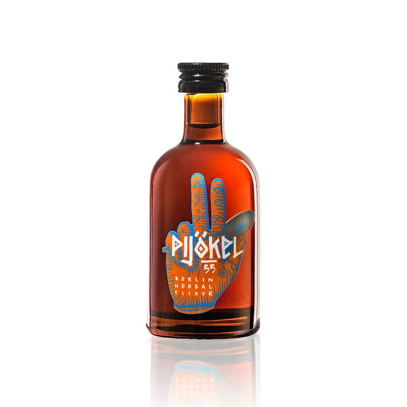 PIJÖKEL 55 als 5 cl Miniatur – Berliner Kräuterelixier im charakteristischen Design, perfekt zum Probieren oder als stilvolles Mitbringsel.